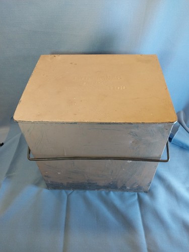 Vintage galvanized insulated - galvanized,